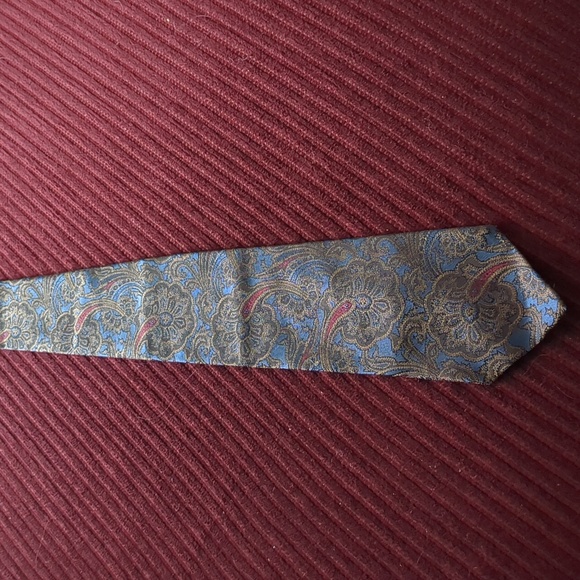 Andriano Silk Tie - Picture 2 of 4